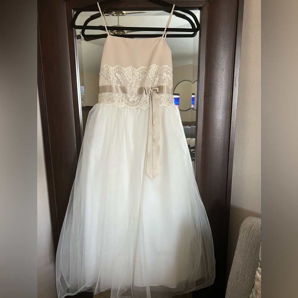 Formal occasion girls dress size 8